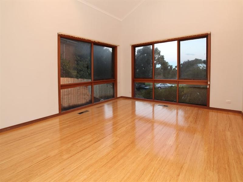 21 Kenross Drive, Wheelers Hill VIC 3150