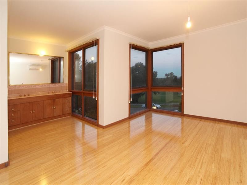 21 Kenross Drive, Wheelers Hill VIC 3150