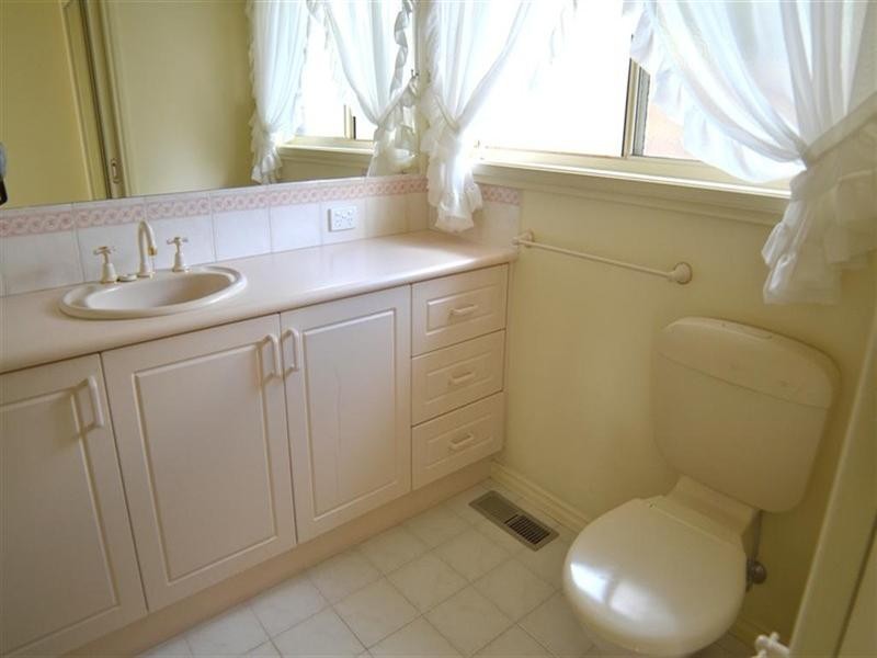 2/10 Olinda Street, Glen Waverley VIC 3150