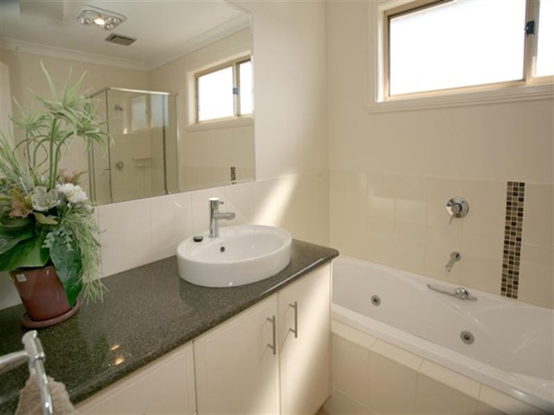 2/3 Harvie Street, Glen Waverley VIC 3150