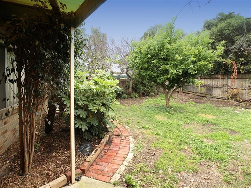 16 Charlton Street, Springvale VIC 3171