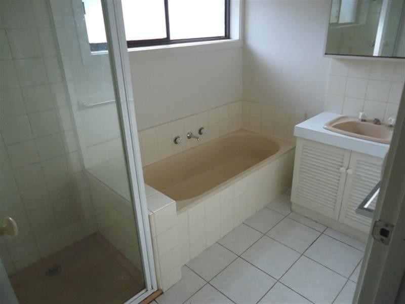 2/587 High Street Road, Mount Waverley VIC 3149