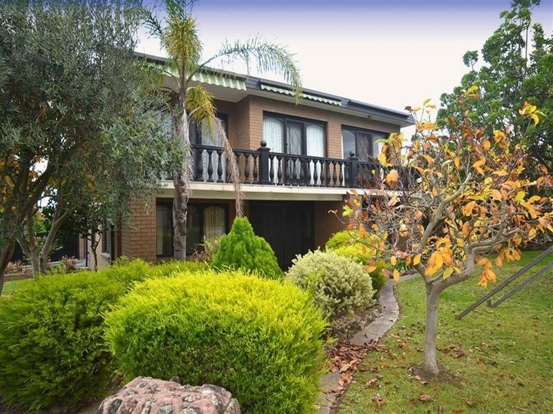 51 Watsons Road, Glen Waverley VIC 3150