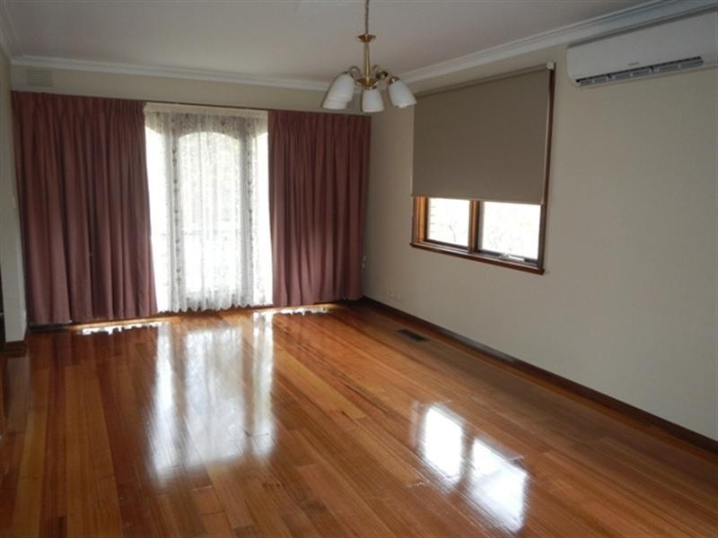 51 Watsons Road, Glen Waverley VIC 3150