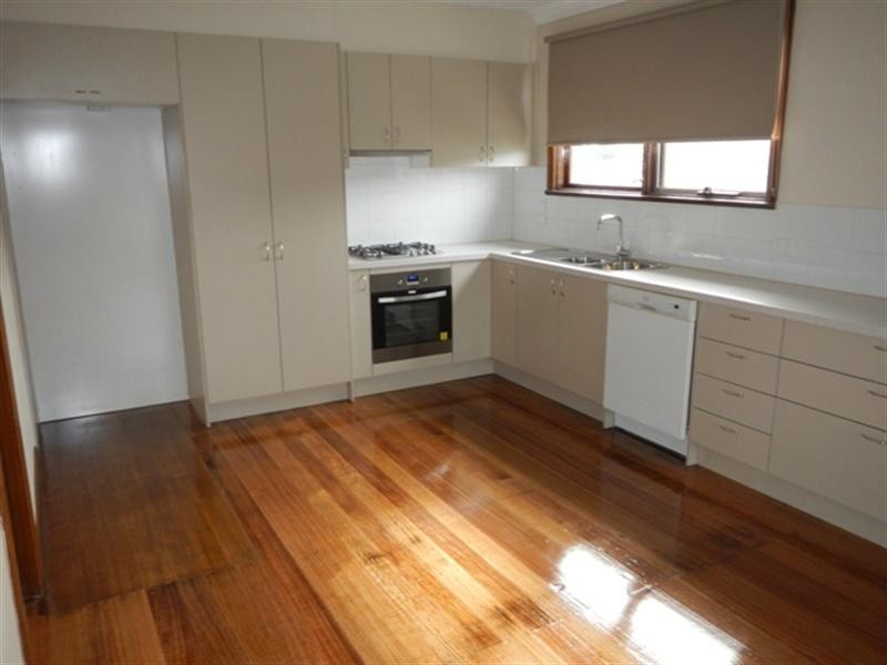 51 Watsons Road, Glen Waverley VIC 3150