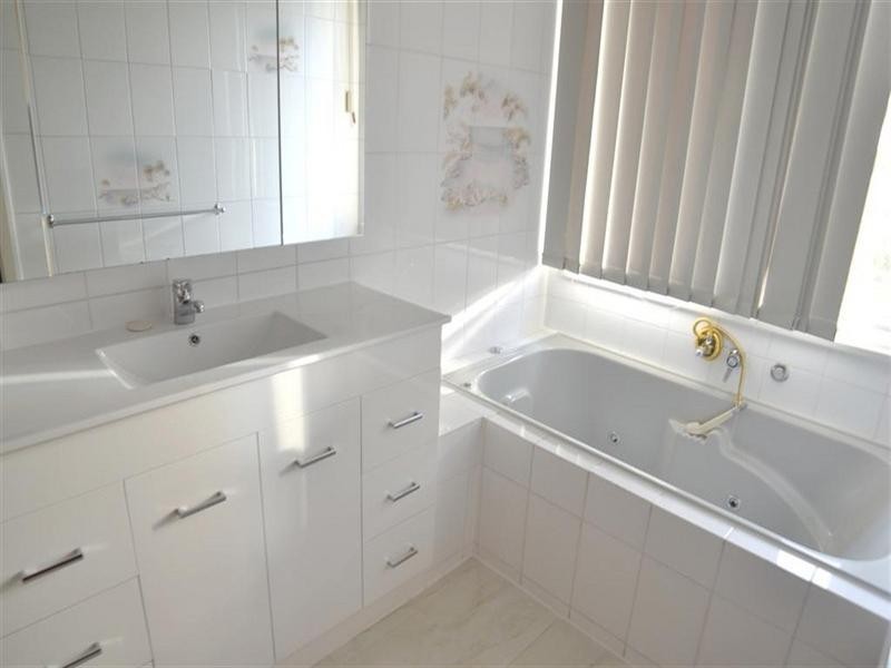 51 Watsons Road, Glen Waverley VIC 3150