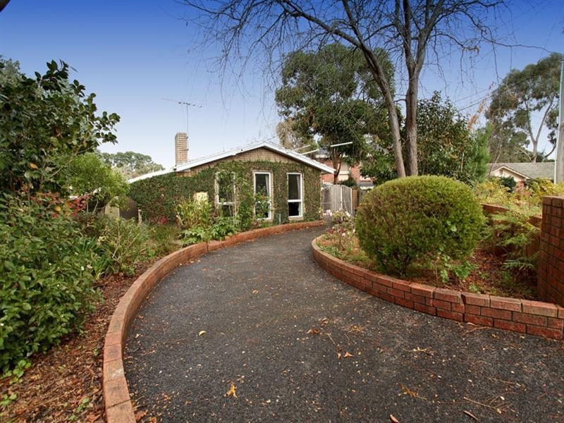 49 Packham Crescent, Glen Waverley VIC 3150
