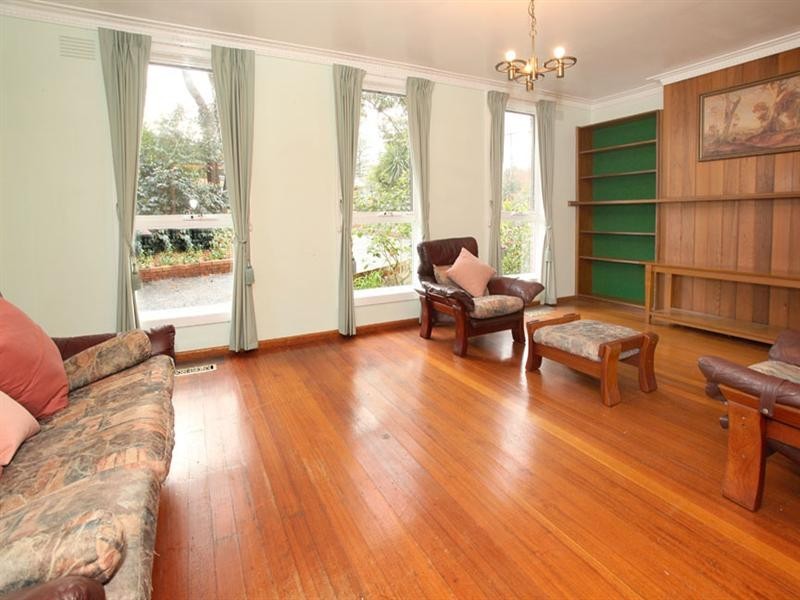 49 Packham Crescent, Glen Waverley VIC 3150