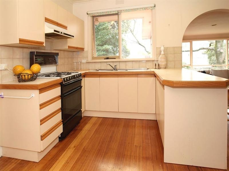 18 Walter Street, Glen Waverley VIC 3150