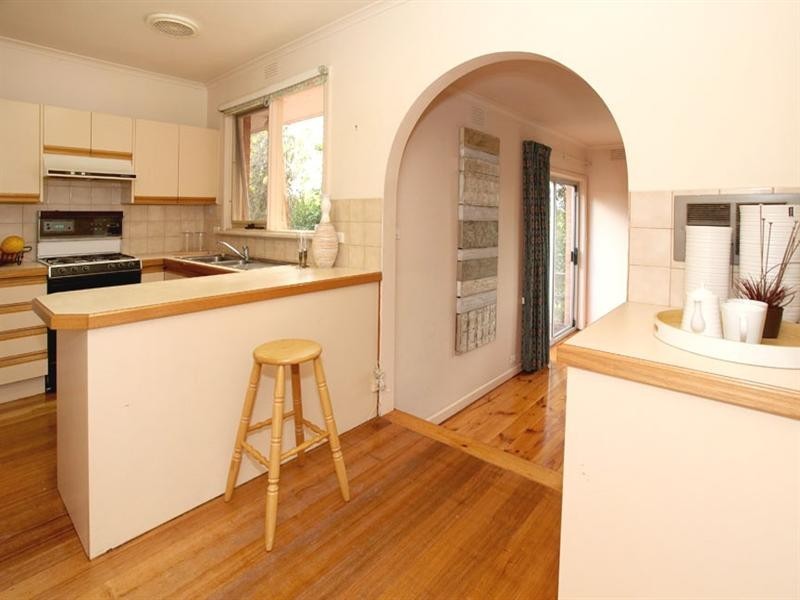 18 Walter Street, Glen Waverley VIC 3150