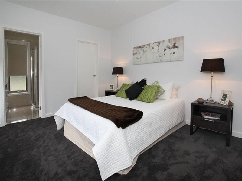 1/2 Heath Street, Glen Waverley VIC 3150