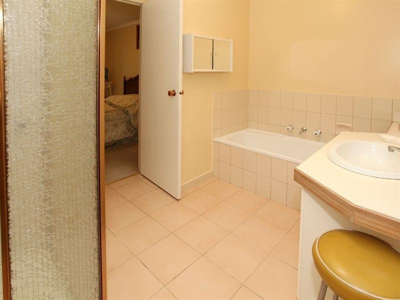 1/1 Brush Grove, Glen Waverley VIC 3150