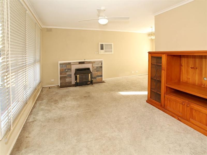 43 Whites Lane, Glen Waverley VIC 3150