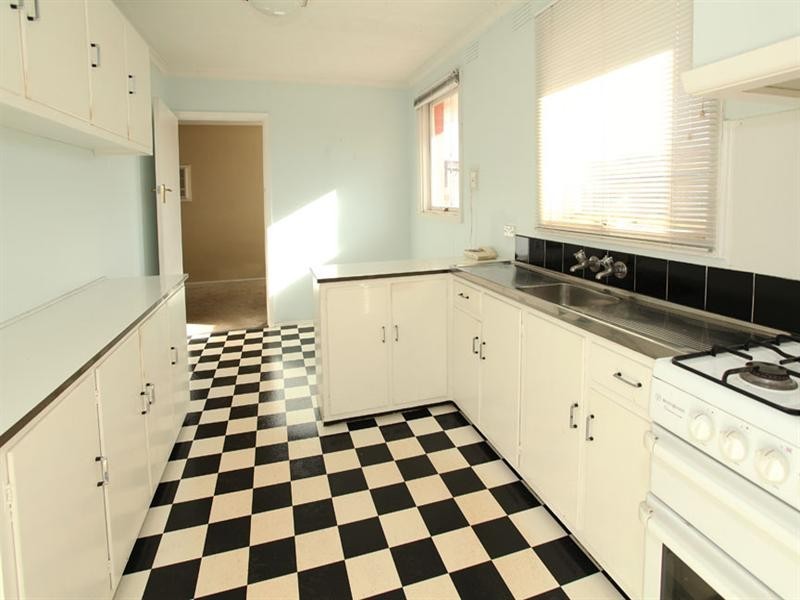 43 Whites Lane, Glen Waverley VIC 3150