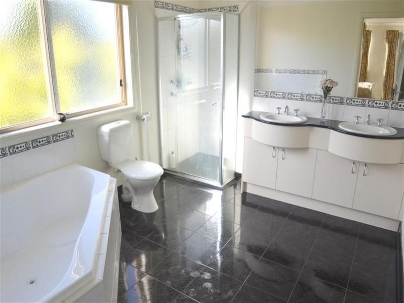 38 Nottingham Street, Glen Waverley VIC 3150