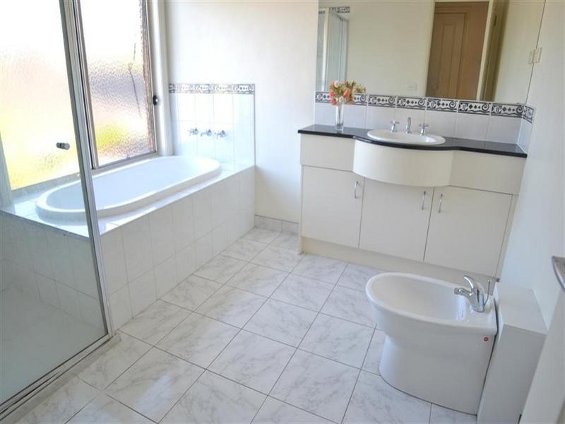 38 Nottingham Street, Glen Waverley VIC 3150