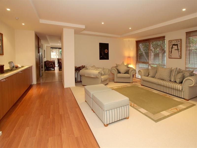 25 Watsons Road, Glen Waverley VIC 3150