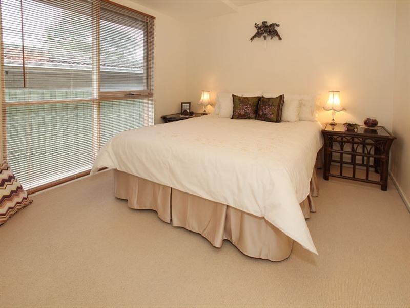 25 Watsons Road, Glen Waverley VIC 3150