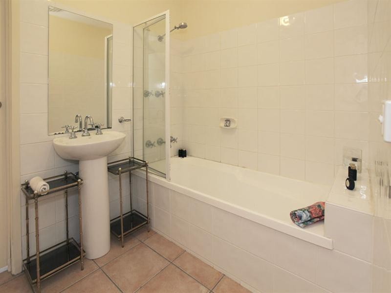25 Watsons Road, Glen Waverley VIC 3150