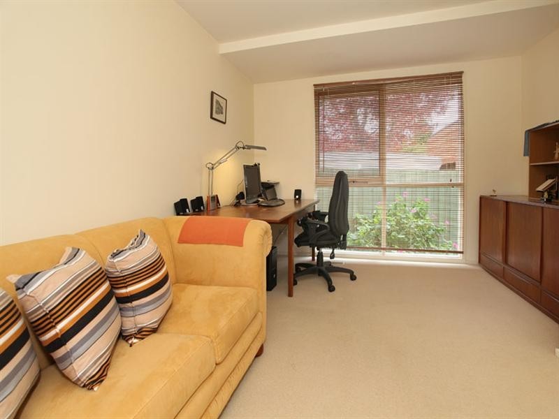 25 Watsons Road, Glen Waverley VIC 3150