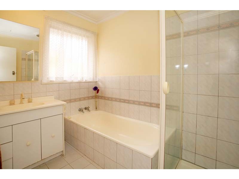 39 Saniky Street, Notting Hill VIC 3168