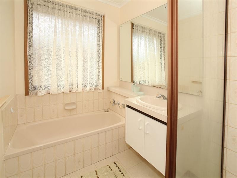 1/3 Barrina Street, Blackburn South VIC 3130