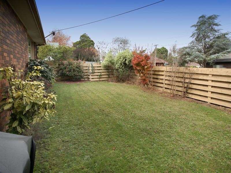 1/3 Barrina Street, Blackburn South VIC 3130