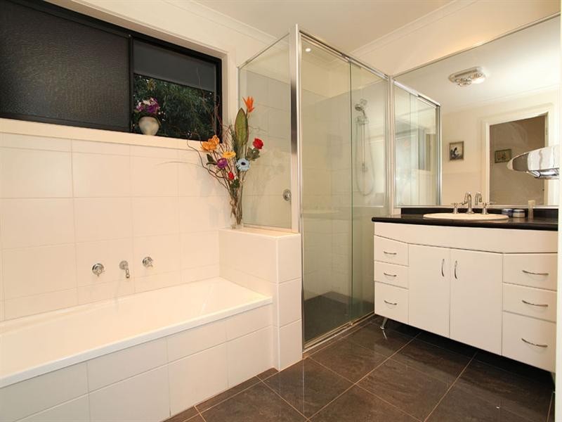 30 Alex Avenue, Wheelers Hill VIC 3150