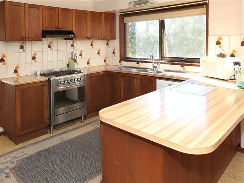 7 Hillgrove Close, Wheelers Hill VIC 3150