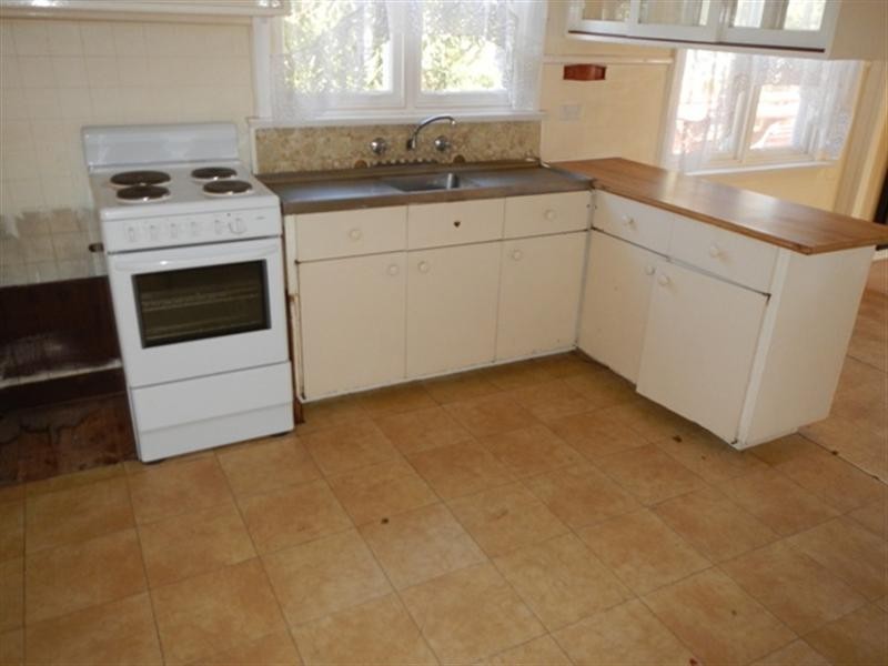 1 Aroona Avenue, Mitcham VIC 3132