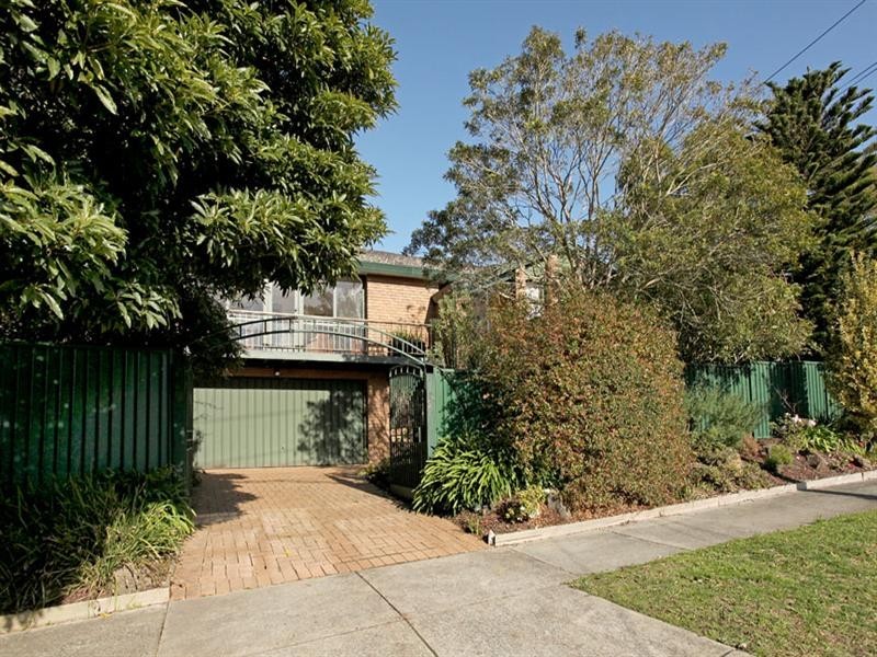 26 Eastleigh Drive, Glen Waverley VIC 3150