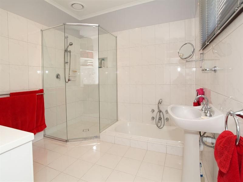 6 Inglewood Court, Wheelers Hill VIC 3150