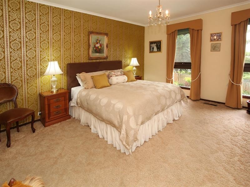 6 Inglewood Court, Wheelers Hill VIC 3150