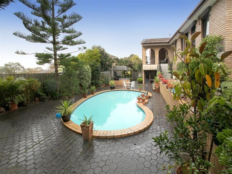 6 Inglewood Court, Wheelers Hill VIC 3150