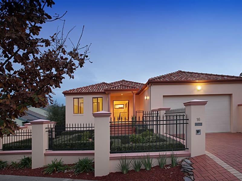 16 Sneddon Court, Mulgrave VIC 3170