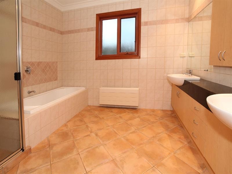 16 Sneddon Court, Mulgrave VIC 3170