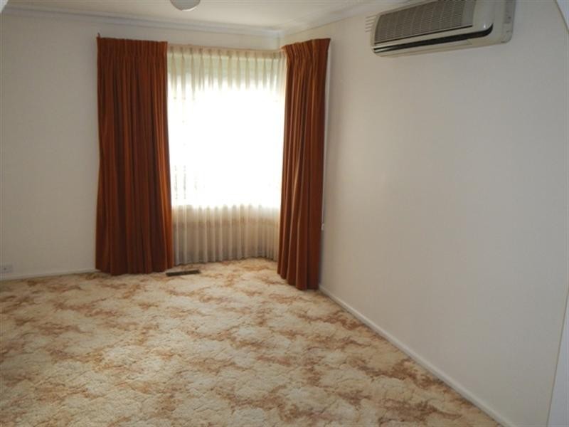 76 Watsons Road, Glen Waverley VIC 3150