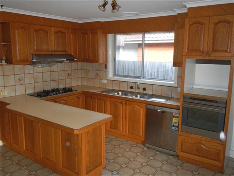 76 Watsons Road, Glen Waverley VIC 3150