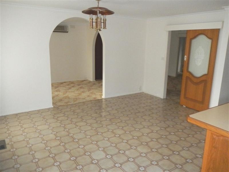 76 Watsons Road, Glen Waverley VIC 3150