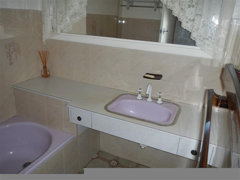 76 Watsons Road, Glen Waverley VIC 3150