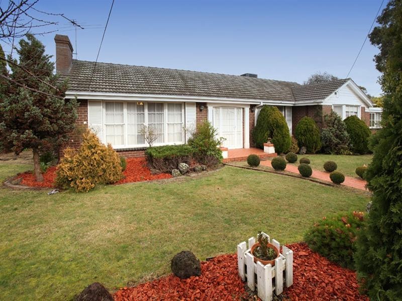 53 Watsons Road, Glen Waverley VIC 3150