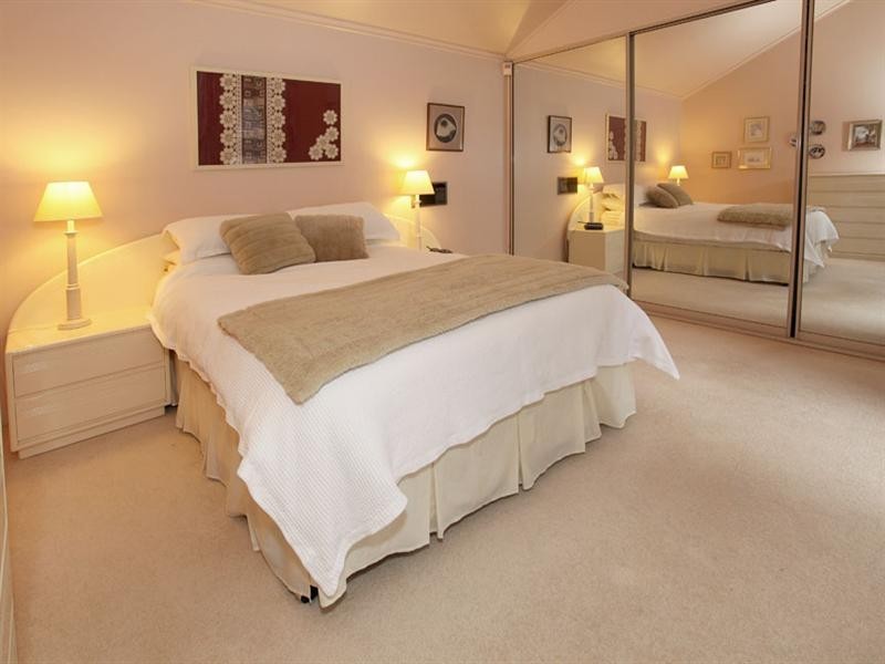 8 Hertford Crescent, Wheelers Hill VIC 3150