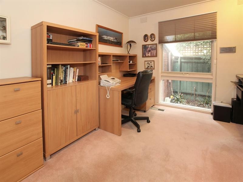 8 Hertford Crescent, Wheelers Hill VIC 3150