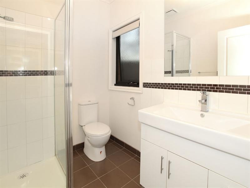 2/11 Lammas Court, Mulgrave VIC 3170