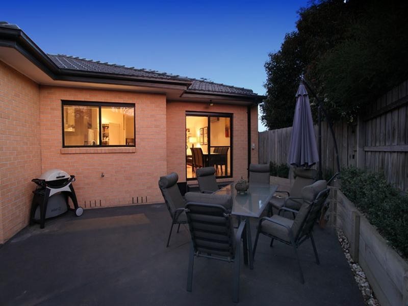 2/11 Lammas Court, Mulgrave VIC 3170