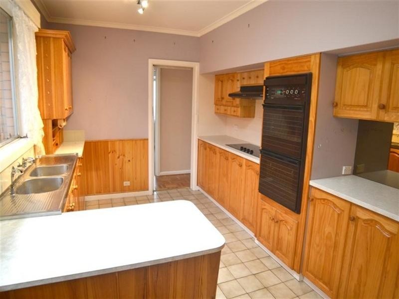 6 Viewpoint Avenue, Glen Waverley VIC 3150