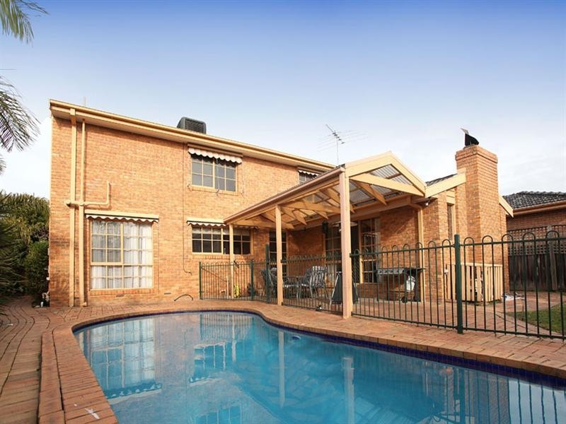 9 Sheraton Close, Burwood East VIC 3151