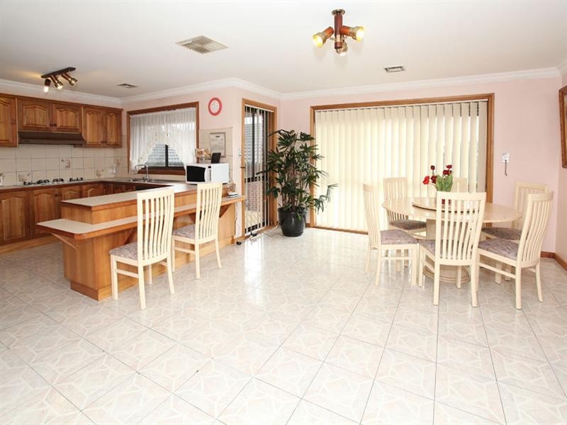 21 Ashby Drive, Dandenong North VIC 3175