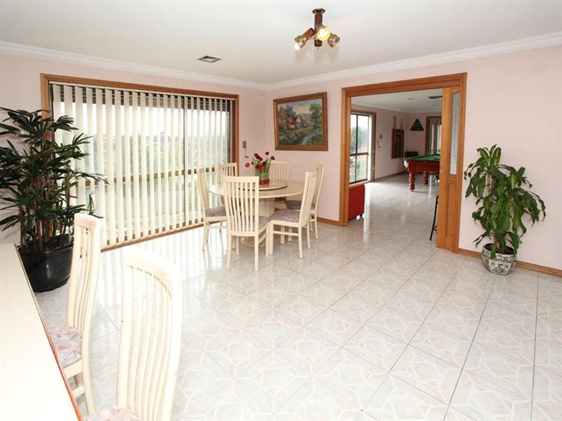 21 Ashby Drive, Dandenong North VIC 3175