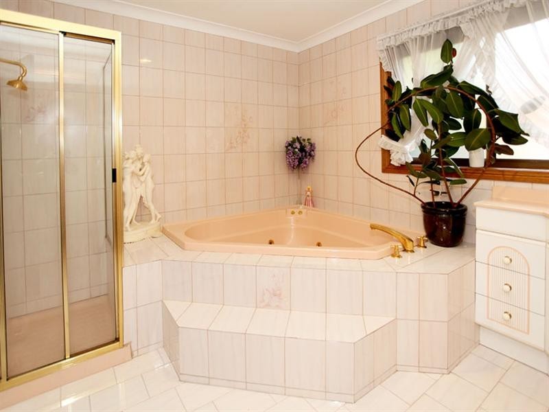 21 Ashby Drive, Dandenong North VIC 3175